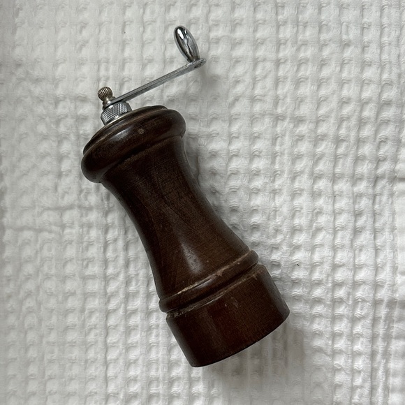 Mr. Dudley Vintage Wooden Pepper Mill Grinder - Picture 1 of 4